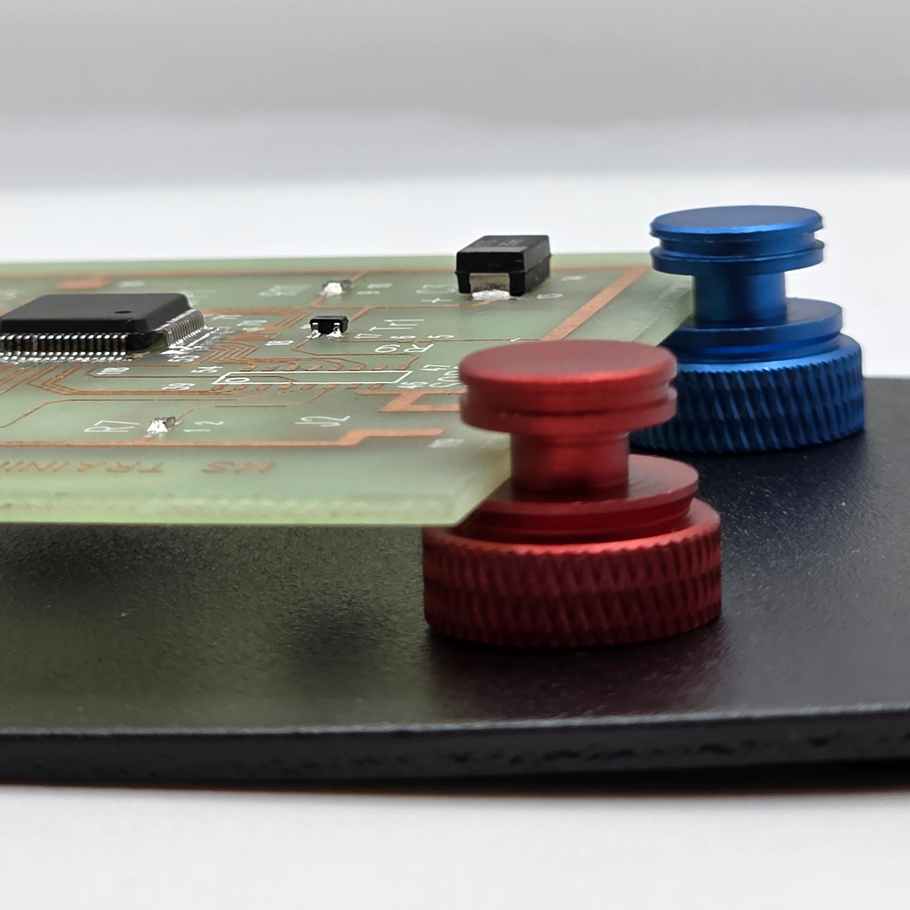 Magnetic Universal Small PCB Holder